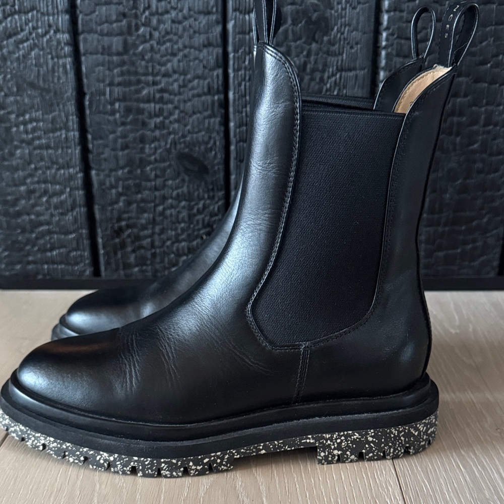 Dear Frances Tony Black Ankle Boots with contrast Sole_36.5